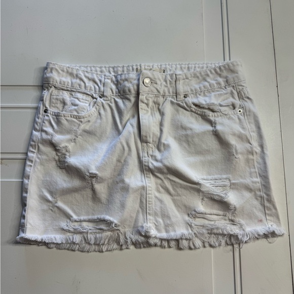We The Free Dresses & Skirts - We The Free People Denim Skirt Mini Skirt White Distressed Fray Raw Hem Sz 6